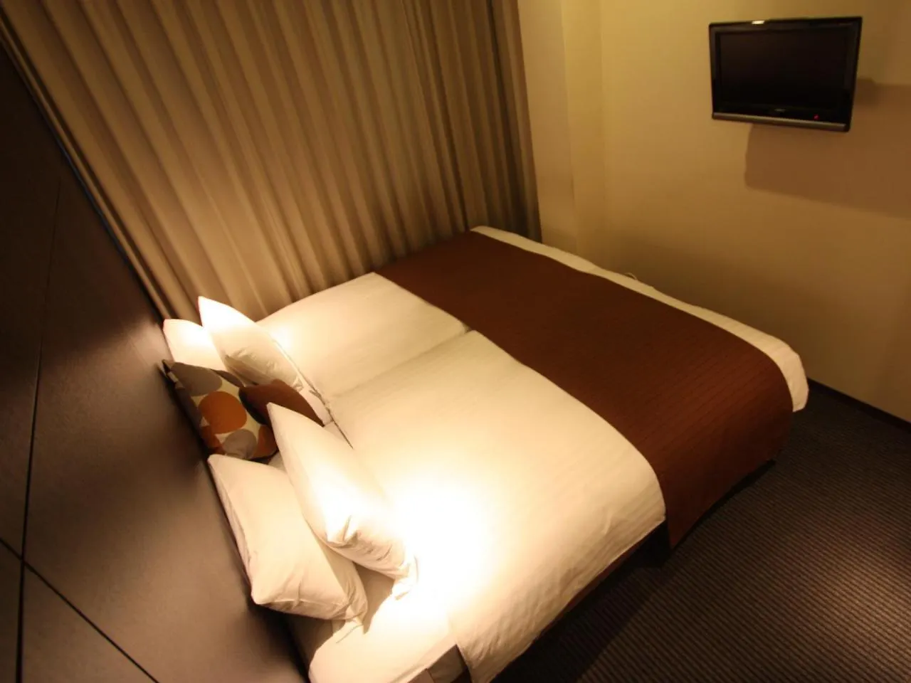 Hotel Crossover Osaka 3*,  Japan